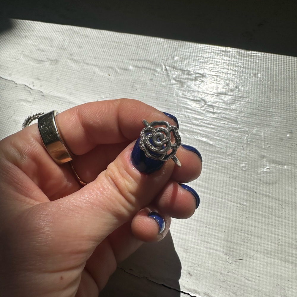 Pandora silver flower ring